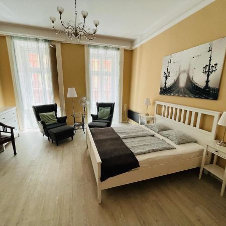 Academy Home - Elegant Place Next To The Parliament ブダペスト エクステリア 写真